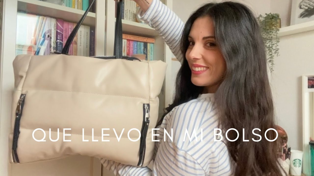 QUÉ LLEVO EN MI BOLSO 👜| 2023