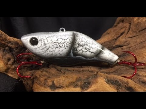 How to Paint a Craw Pattern Crankbait using the Crackle Method