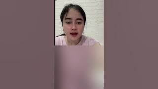 Gadis Cantik Duduk Santai!