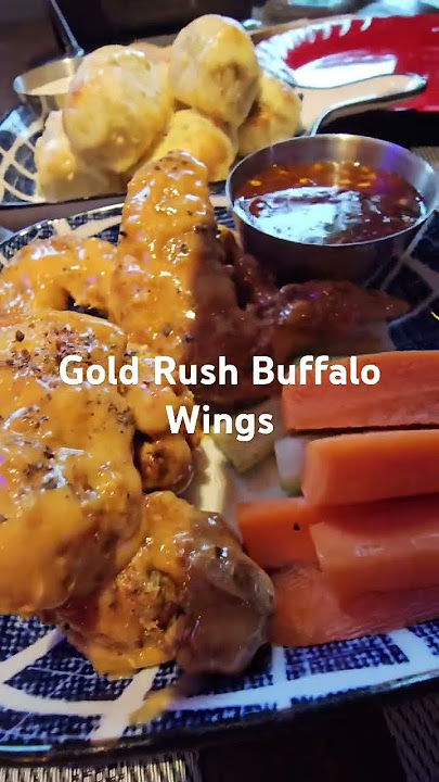 Gordon's New York Pizza Da Nang $4.6 Sweet Buffalo Wings #travelvietnam