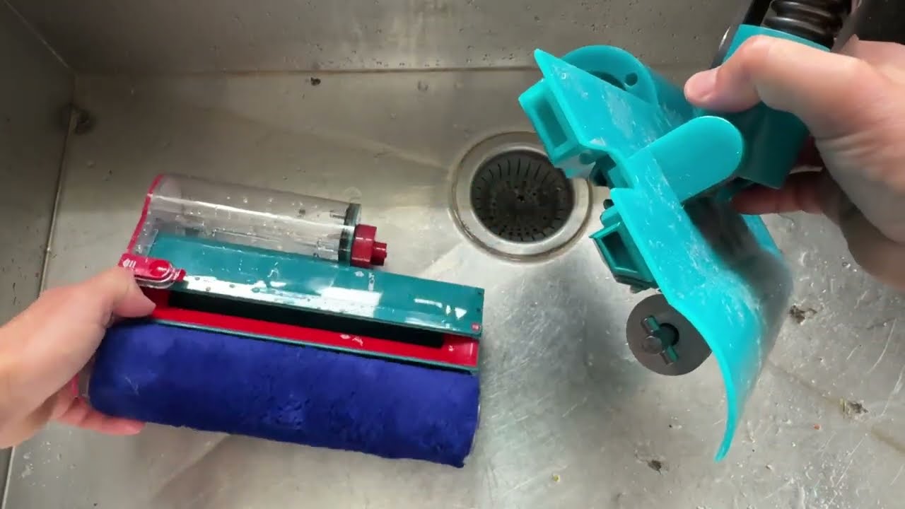 Dyson V15 roller head components drying setup