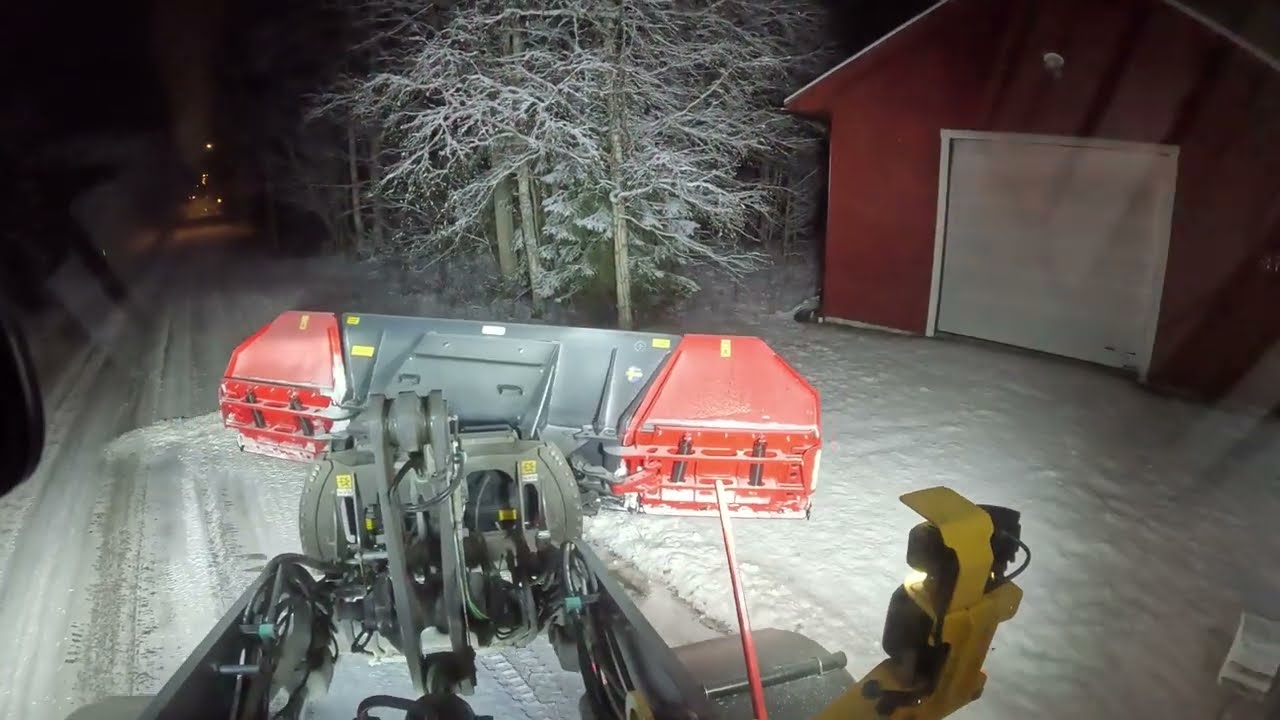 Volvo l60h Plowing snow with Siljum Xline 5000 multi U-plow PART 4