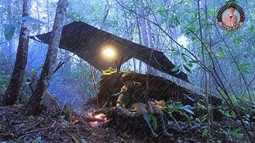 เดินป่า ดิบเขา เจอพายุฝนตกหนัก ต้องอาศัยโพรงไม้ทำที่พักฉุกเฉิน