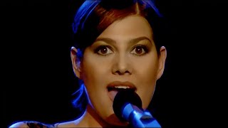 Ilona Csáková - Proč mě nikdo nemá rád (I Say A Little Prayer) chords