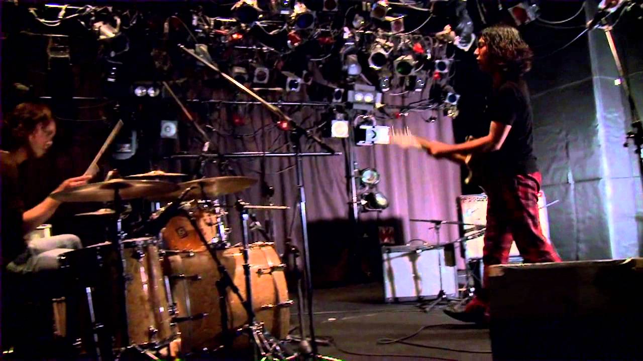 cheese young／怪訝な朝日　STUDIO LIVE