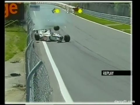 F1 Montreal 2001 - Jacques Villeneuve Crash - YouTube