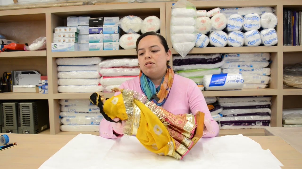 Procesos de restauración de muñecas que conforma la exposición “Gāthā...”