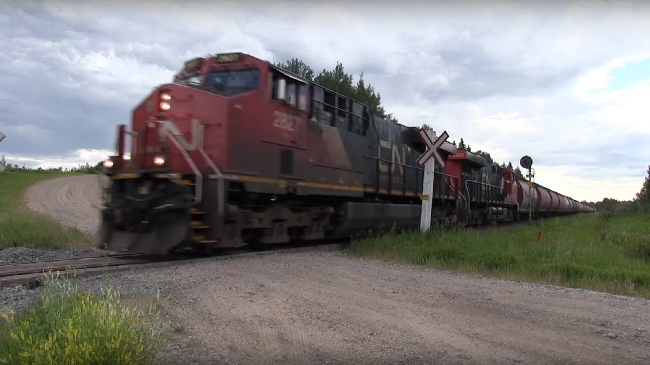 CN Train Spotting HD: CN 2827 G834 Clear To Stop To Gainford Take Siding 1/4 6/29/18