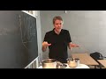Ulf Danielsson berättar hur strängteori och matematik hänger ihop bl a med hjälp av en glasstrut