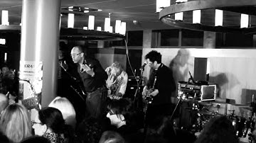 Sir Jesse Lee Davis jr. singt 