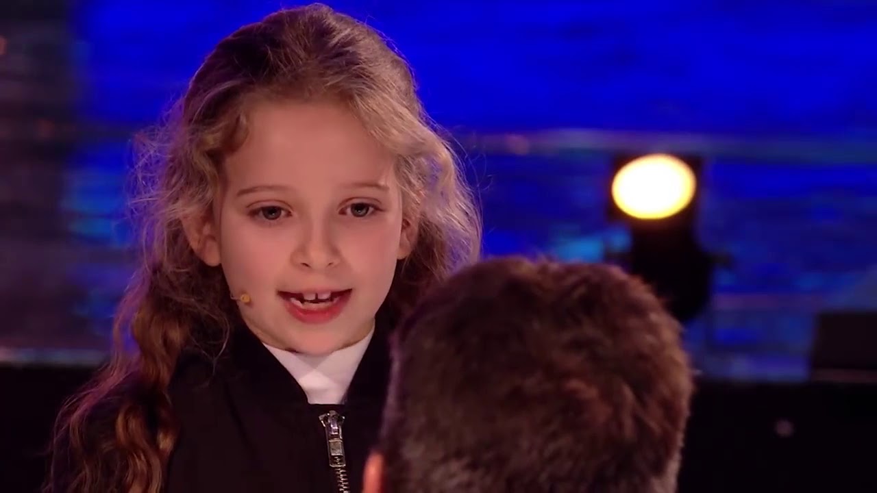 Issy Simpson's First Audition on Britian's Got Talent   Magician's Got Talent cW 4PSfcGSs