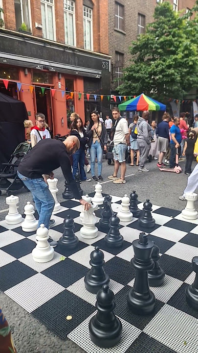 Street Garden Chess Battle  #StreetChess #ParkVibes #ChessBattle #shorts