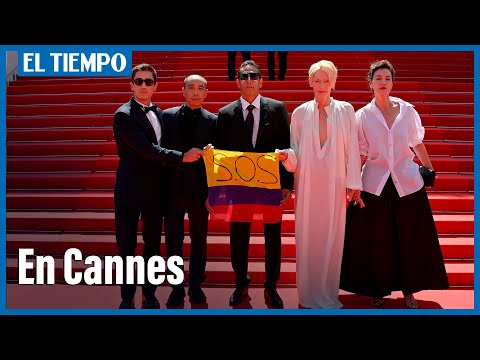 Exhiben bandera de 'SOS Colombia' en alfombra de 'Memoria', en Cannes