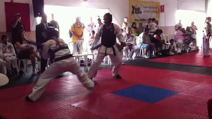 20120922_Mr. Tyler Nitz Combat Weapon Sparring Rd2