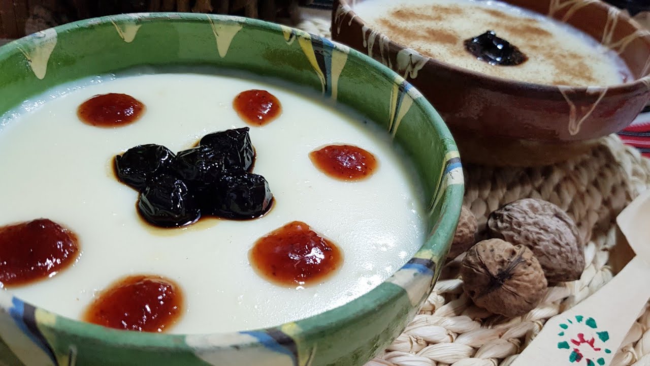 Desertul copilăriei din lapte și făină numit COLEAȘĂ SAU COLAREZ