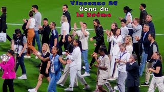 Ol Féminin - Reims Les Fenottes Montrent Leurs Trophées Sous Les Ovations Du Public
