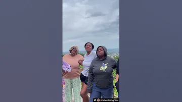 Ghana sings KUMAMA PAPA | MINISTER GRACE LOKWA ❤️