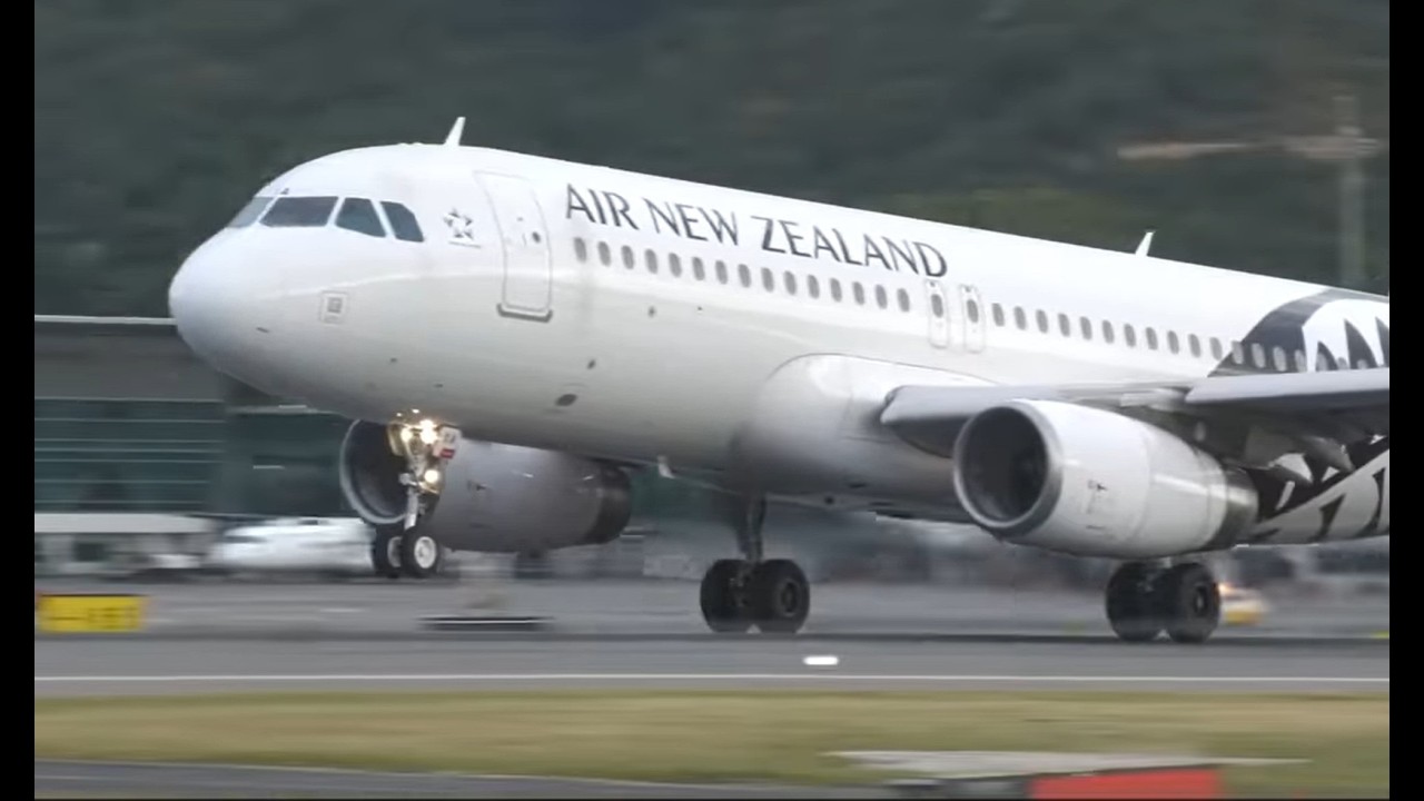Livestream at Wellington airport with Kev