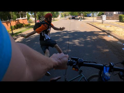 Bike thief in Eugene, Oregon tries outrunning my electric scooter.