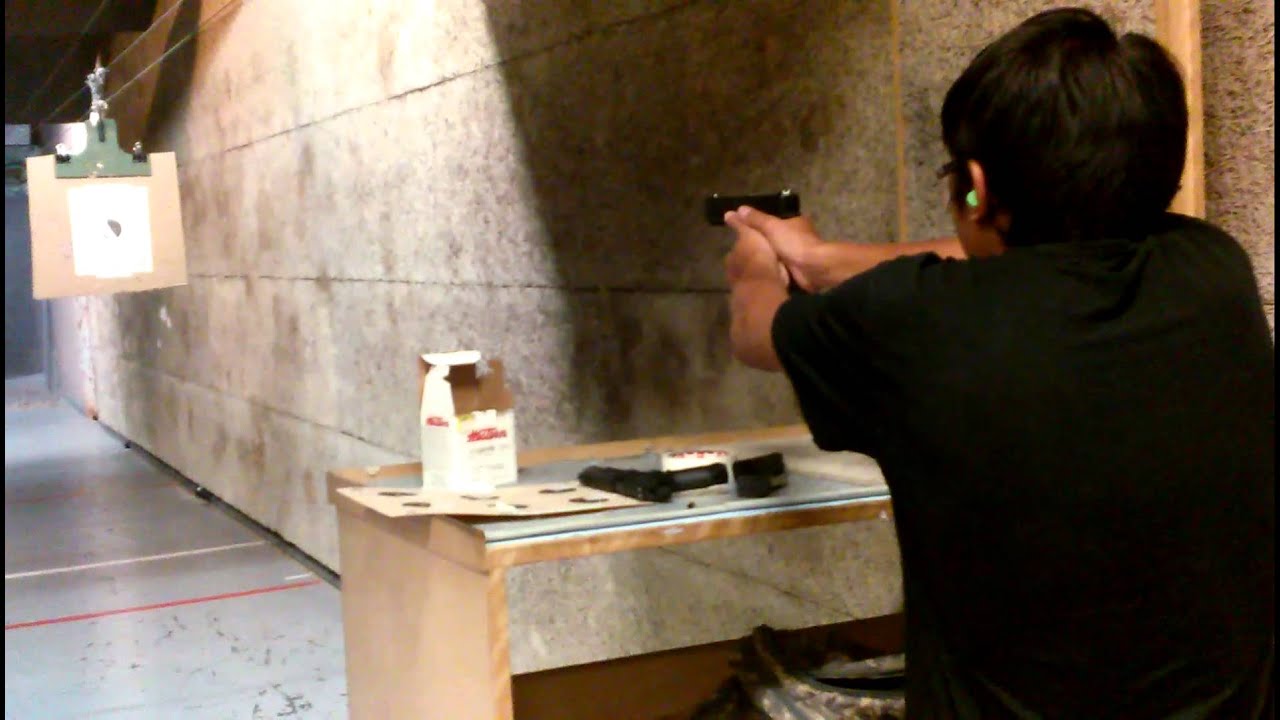 Shooting a Glock 17 - YouTube