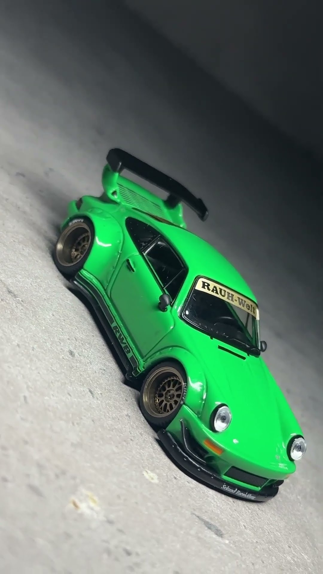POP RACE XCARTOYS 1/64 RWB 930 Porsche Green 2026 HEC Expo Car