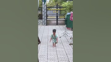 Dễ gì phạt được nó 😂 #giadinh #vuive #treem #thongminh #haihuoc