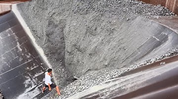 Barge unloading 3600 tons of phosphate ore - smooth and relaxing flow - Vlog of work on the barge