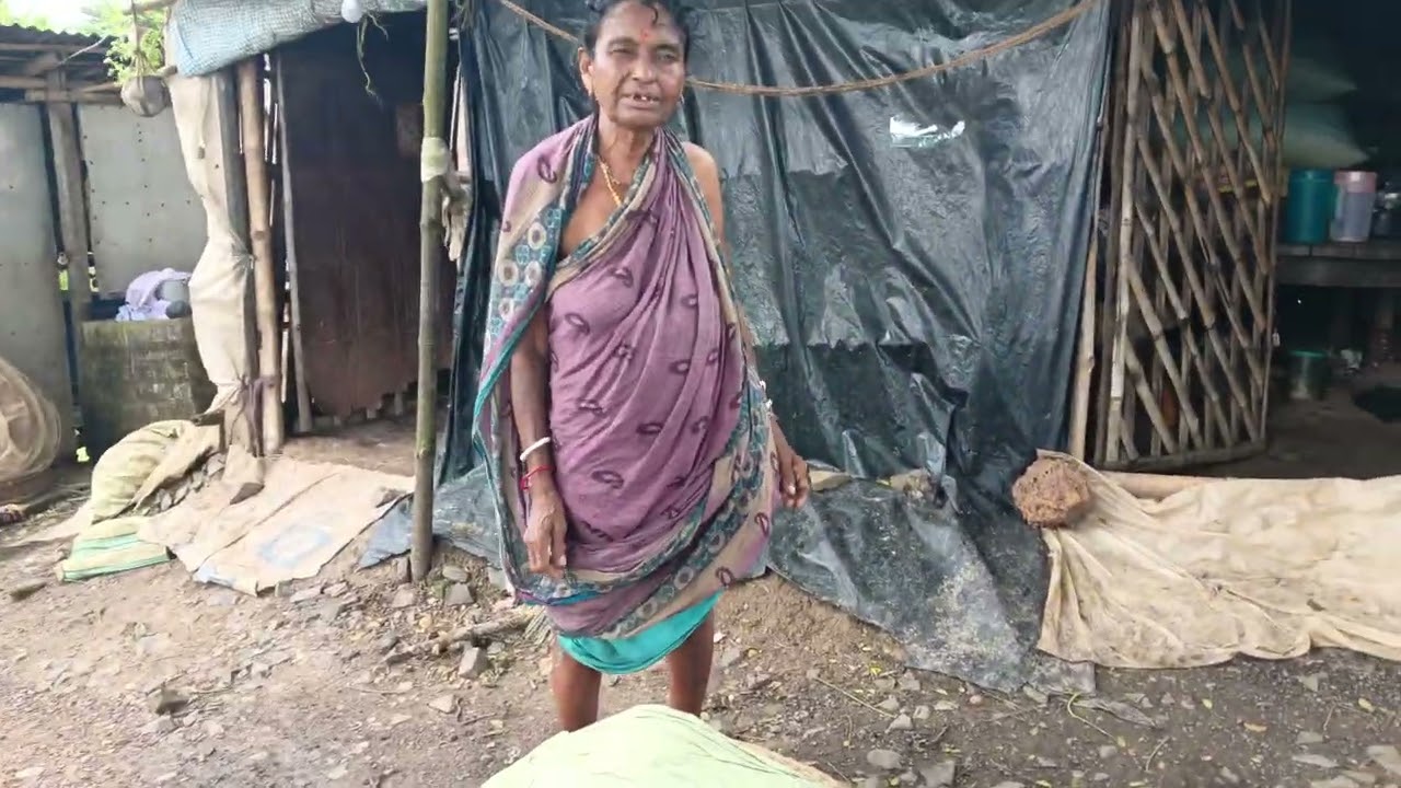 অসহায় কাকু কাকিমার পরিবার