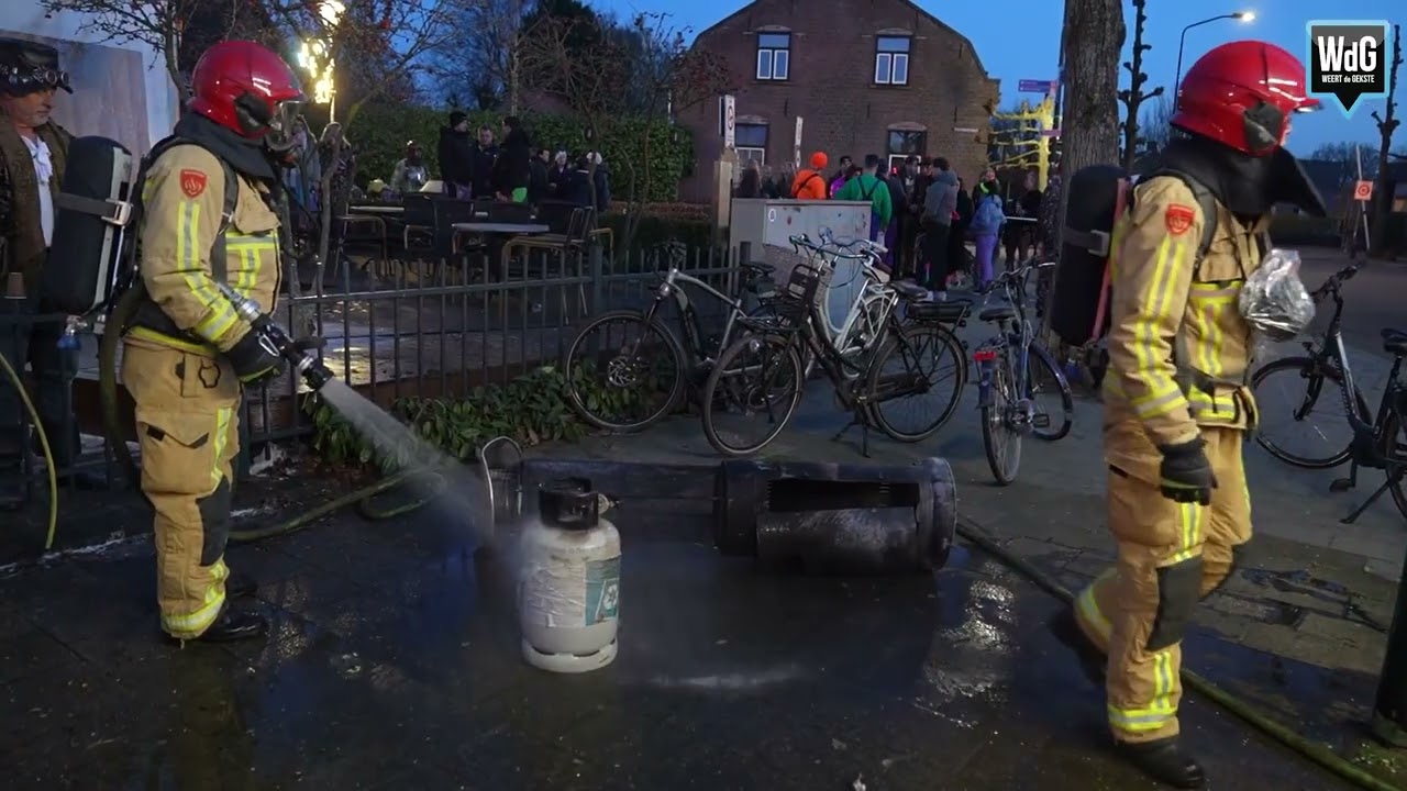 Terrasverwarmer bij feesttent in Maarheeze vat vlam