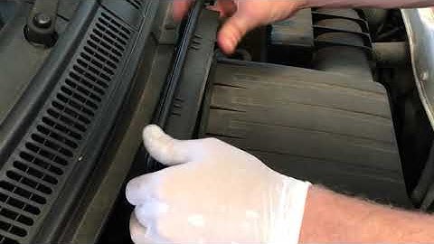 How to change a Suzuki Swift Engine Air Filter