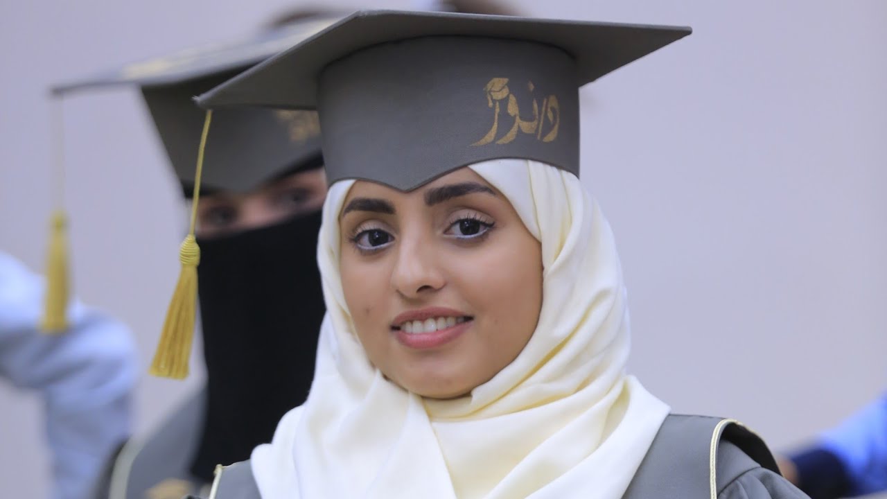 شاهدفرحة طبيبات وأطباء تعز دفعة💊خبراءالدواء 💊قسم الصيدلةدفعةصناع الابتسامة كليةاليمن الحديث تعز2023😍