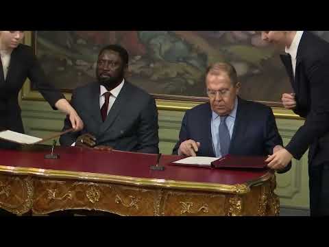 С.Лавров и М.Тангара подписывают Меморандум о консультациях между министерствами иностранных дел