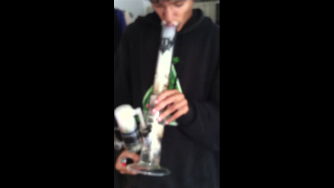Bent glass bong hit