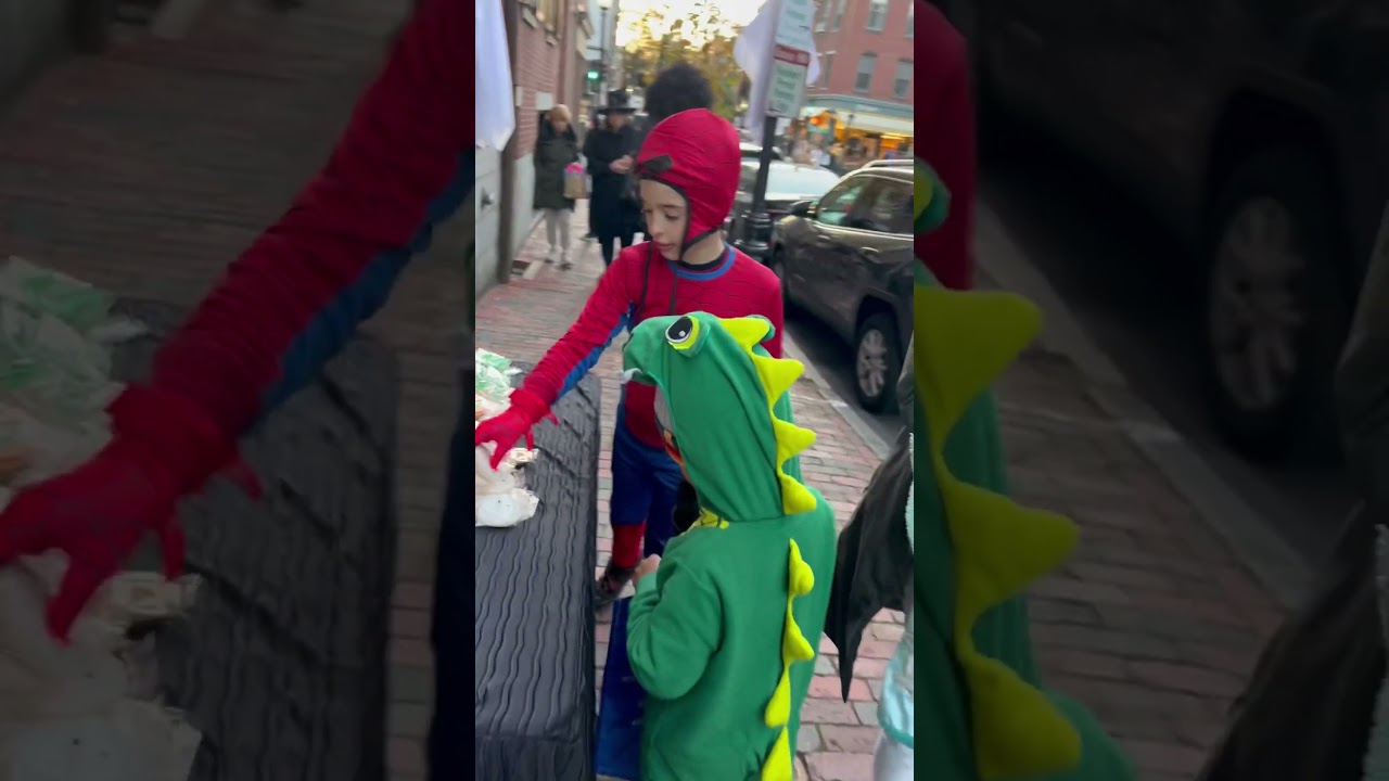 Halloween on Beacon Hill 2023. The children go trick or treat and had a great time.