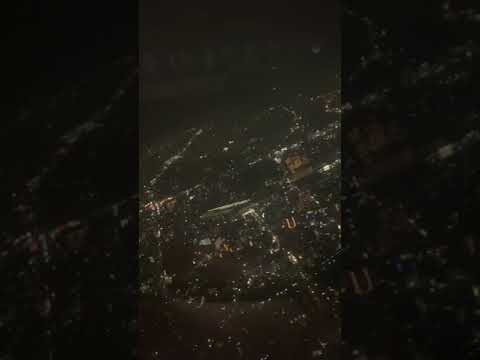 【iPhone11で撮ってみた】飛行機からの夜景(福岡)