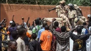 Niger : des milliers de manifestants devant l'ambassade de France à Niamey, Paris condamne