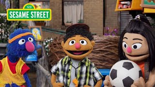 Sesame Street: How to be a Good Friend | Tamir on the Street #3 screenshot 1