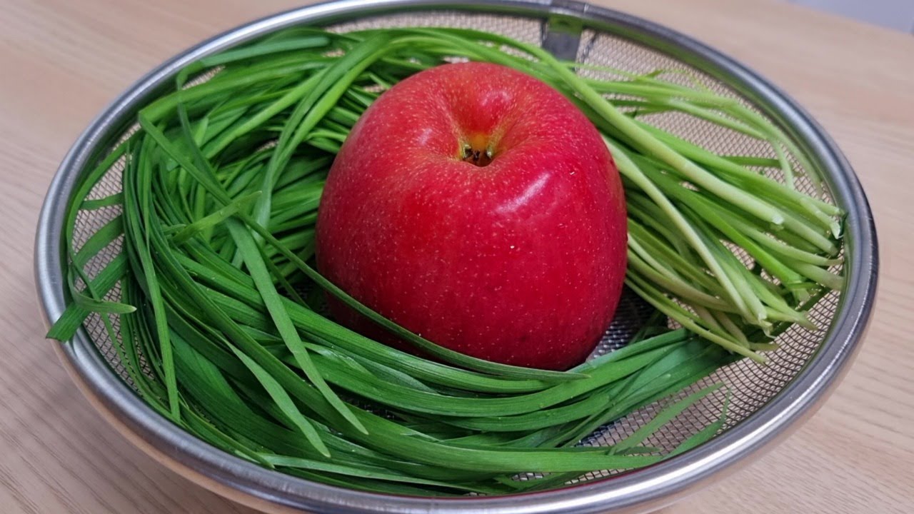 사과와 부추를 함께 드시면 깜짝 놀라운 맛입니다🍎한번 만들어 먹어보면 자주 찾게 되는 맛(사과요리,부추요리)