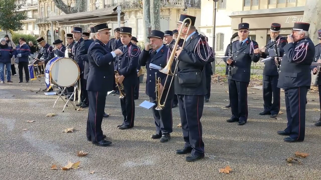 montpellier 12/2022 fanfare amazing grace, een rommeltje en de marseillaise