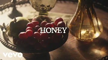 Halsey - honey (Lyric Video)