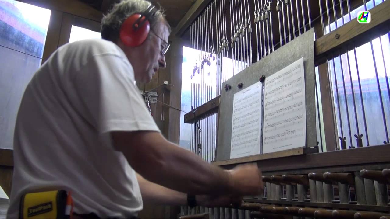 Le carillon de Bergues et le beffroi.