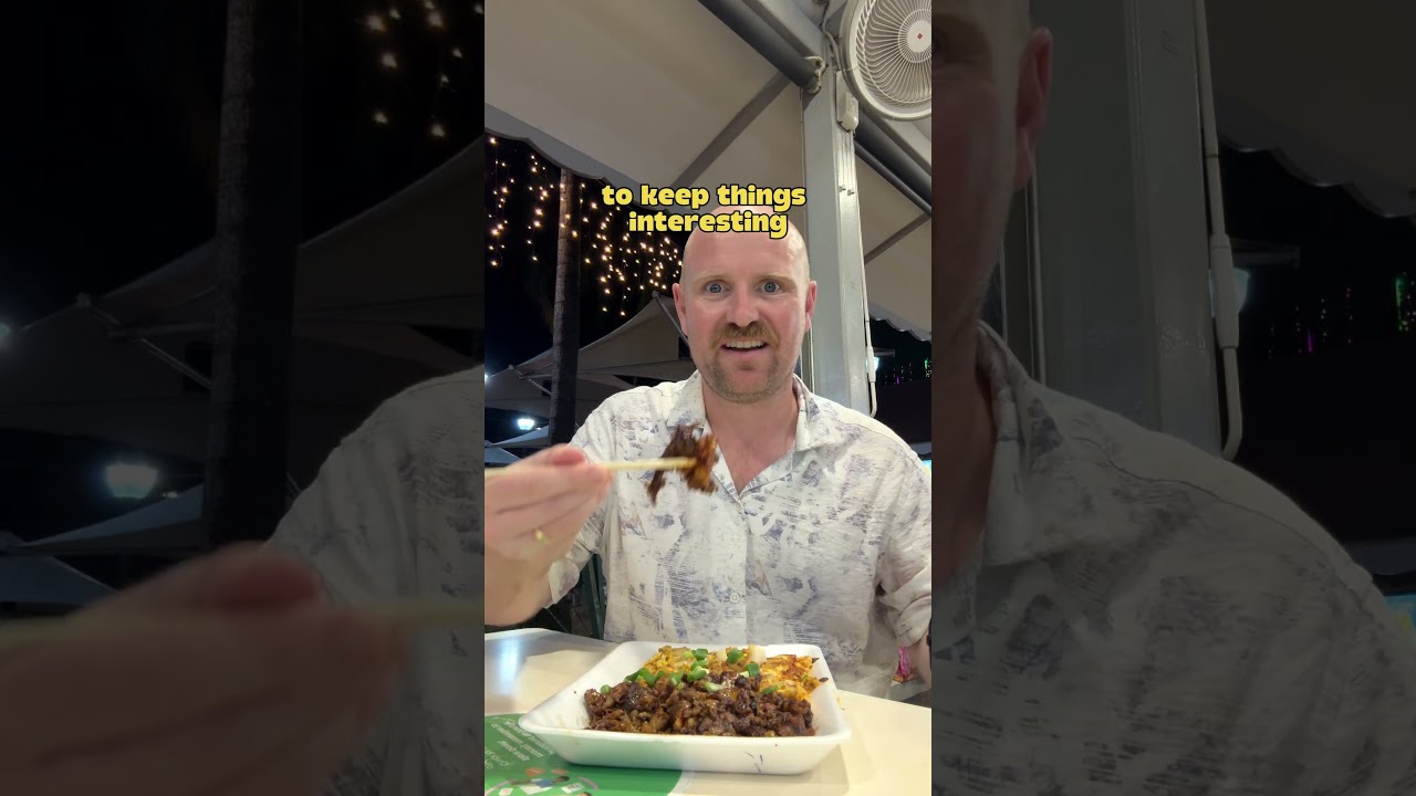 $5 Michelin recognised Carrot Cake at Newton Food Centre 🇸🇬