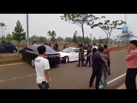 kecelakaan-nissan-silvia-(dipo-garasi-drift)-dan-toyota-camry