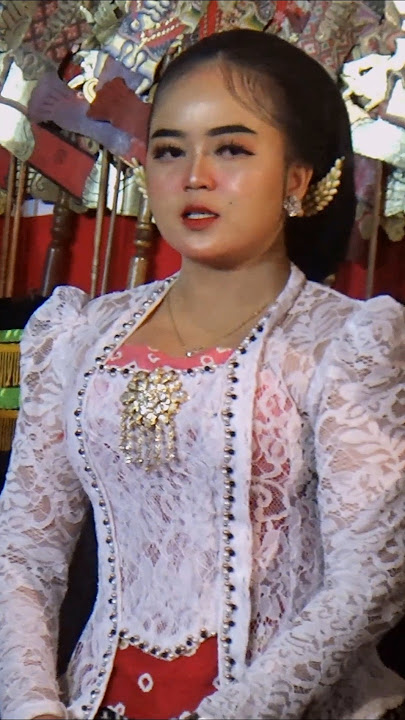 Sinden Litha dari Cilacap