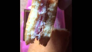 【食べパン】ストロベリー板チョコサンドってうまい？