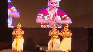 Housewife Beautiful Group Clical Dance Must Watch Video 2024 New