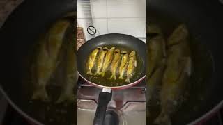 Pan fried smoked fish#food#satisfying# sound#shorts