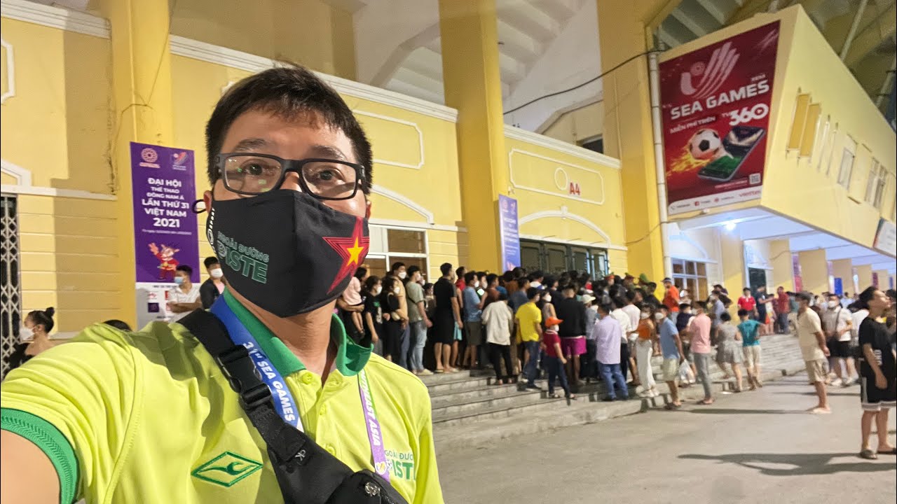 U23 Thái Lan – Singapore: Nam Định ơi, xem bóng đá có nhất thiết phải đông vui thế này không?