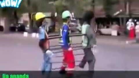 Tari konyol nek rujak mayit lalapane rumah sakit bingung ngolek duwem ngurusi barang kecepet