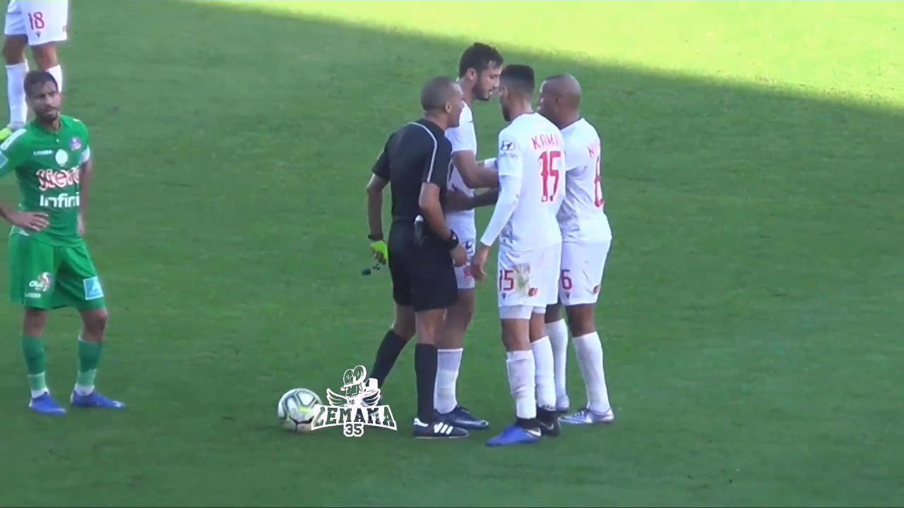 غضب ونرفزة لاعبي الوداد وطرد العميد إبراهيم النقاش بعد المراوغات المتتالية من لاعبي الرجاء